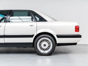 Audi V8 1990 года  (EU)